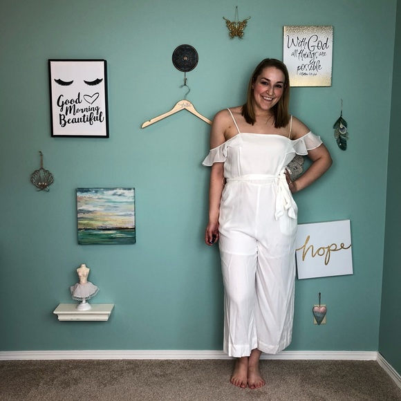 Wide Leg White Jumpsuit with Ruffle Sleeves B1 - Picture 2 of 8